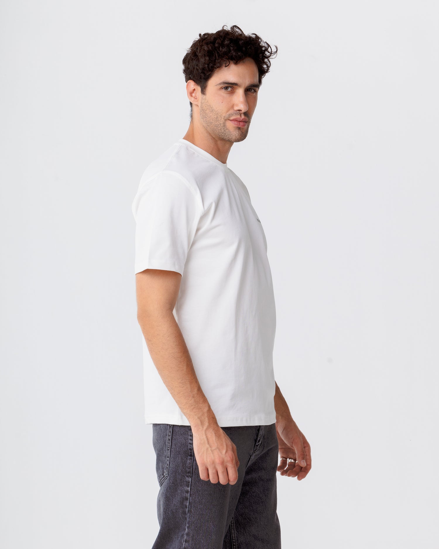 Basic Regular White Novencci Reflective t-shirt.