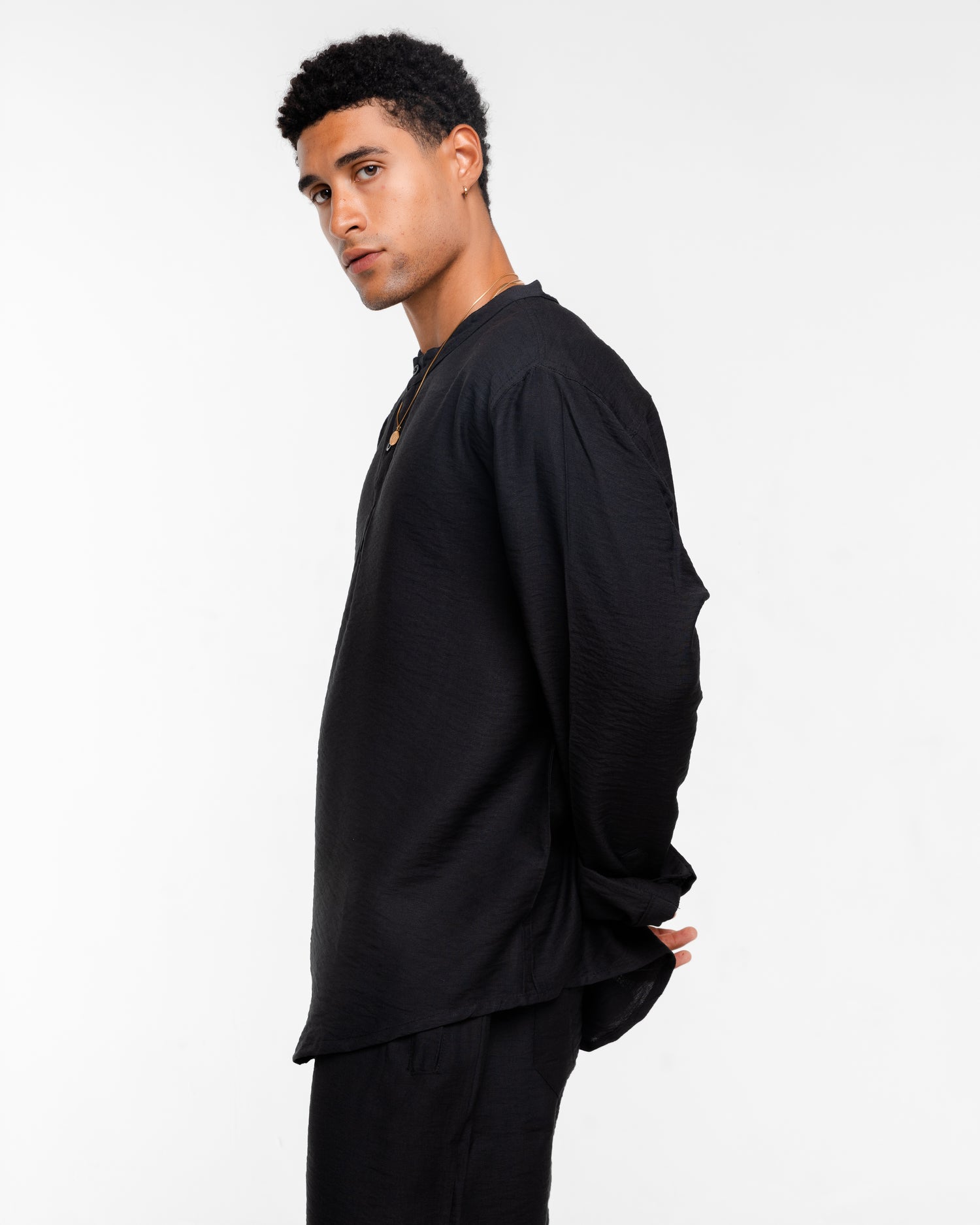 Mandarin collar linen black shirt