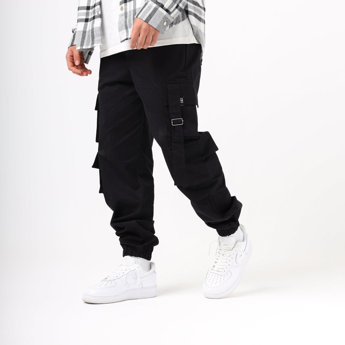 Double pocket black jogger – Novencci