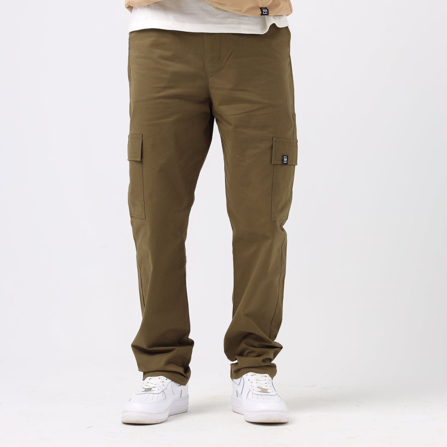  بنطلون كارجو زيتوني بجيوب جانبية