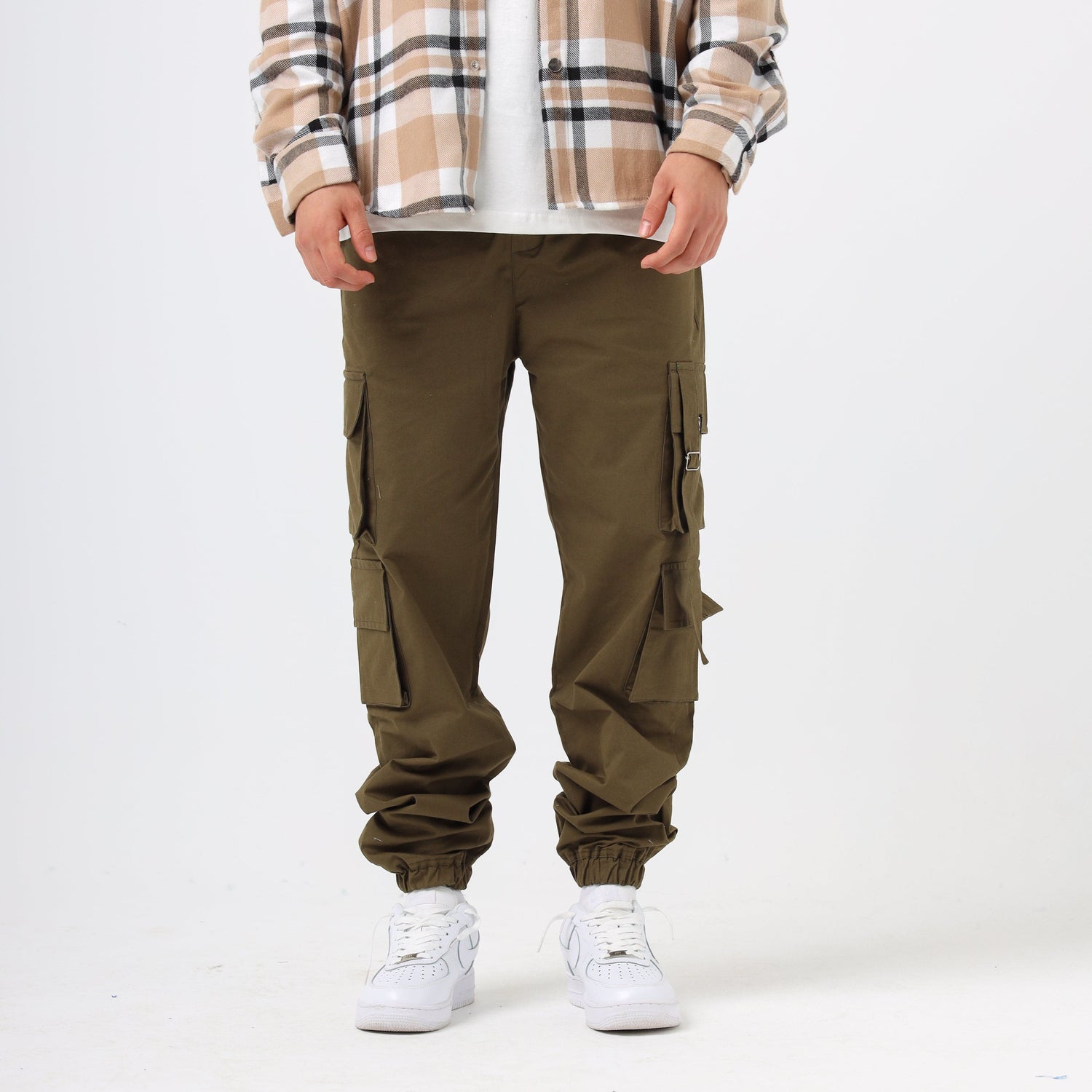 Double pocket olive-green jogger