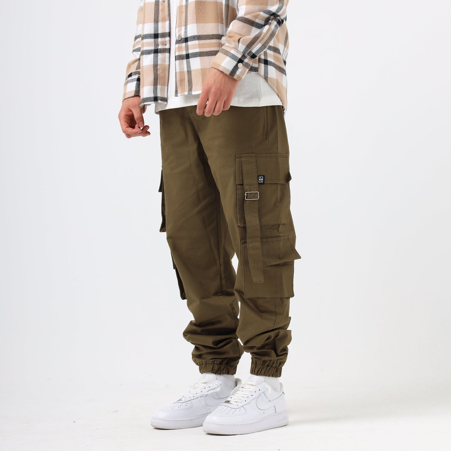 Double pocket olive-green jogger