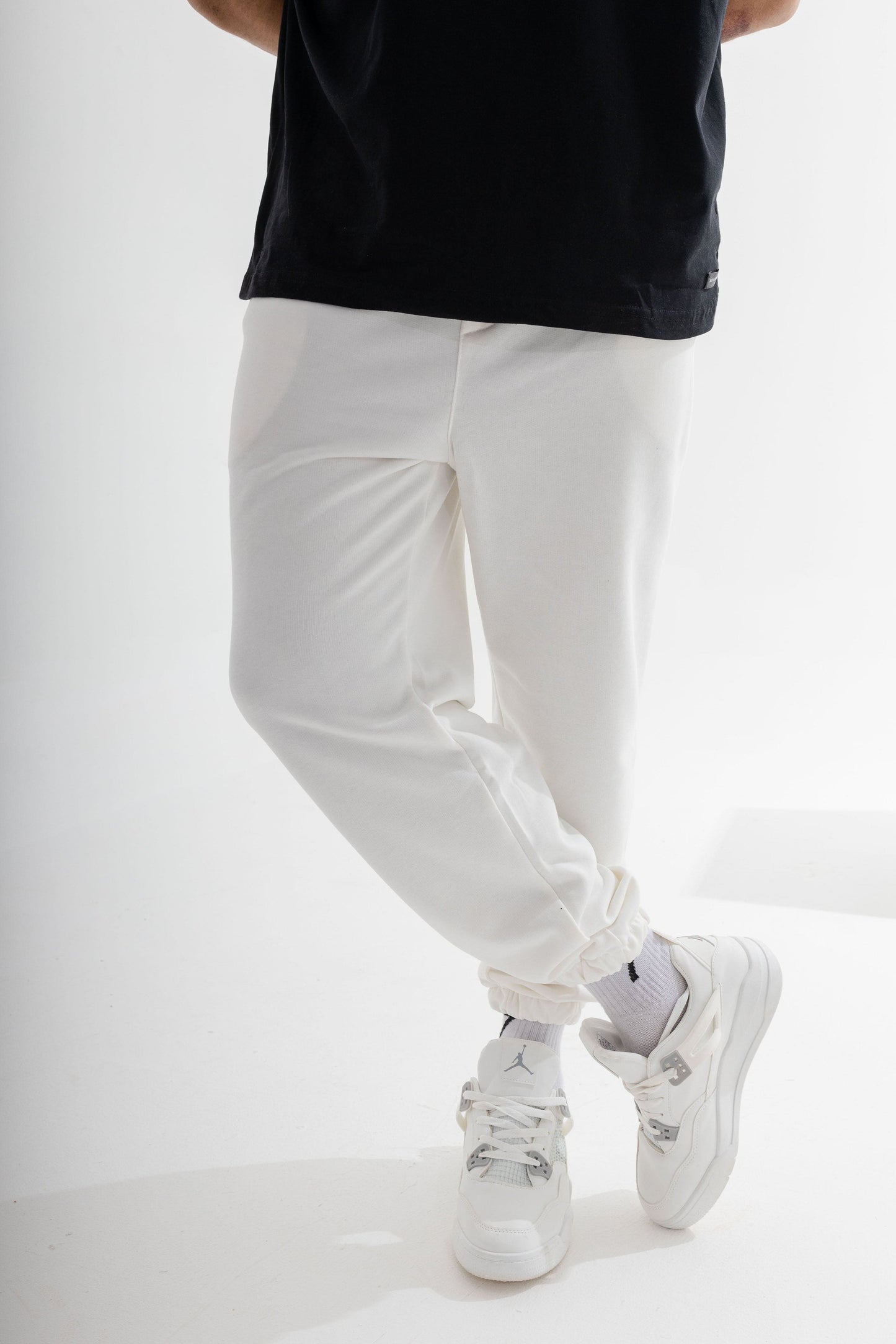 Basic white sweatpants – Novencci